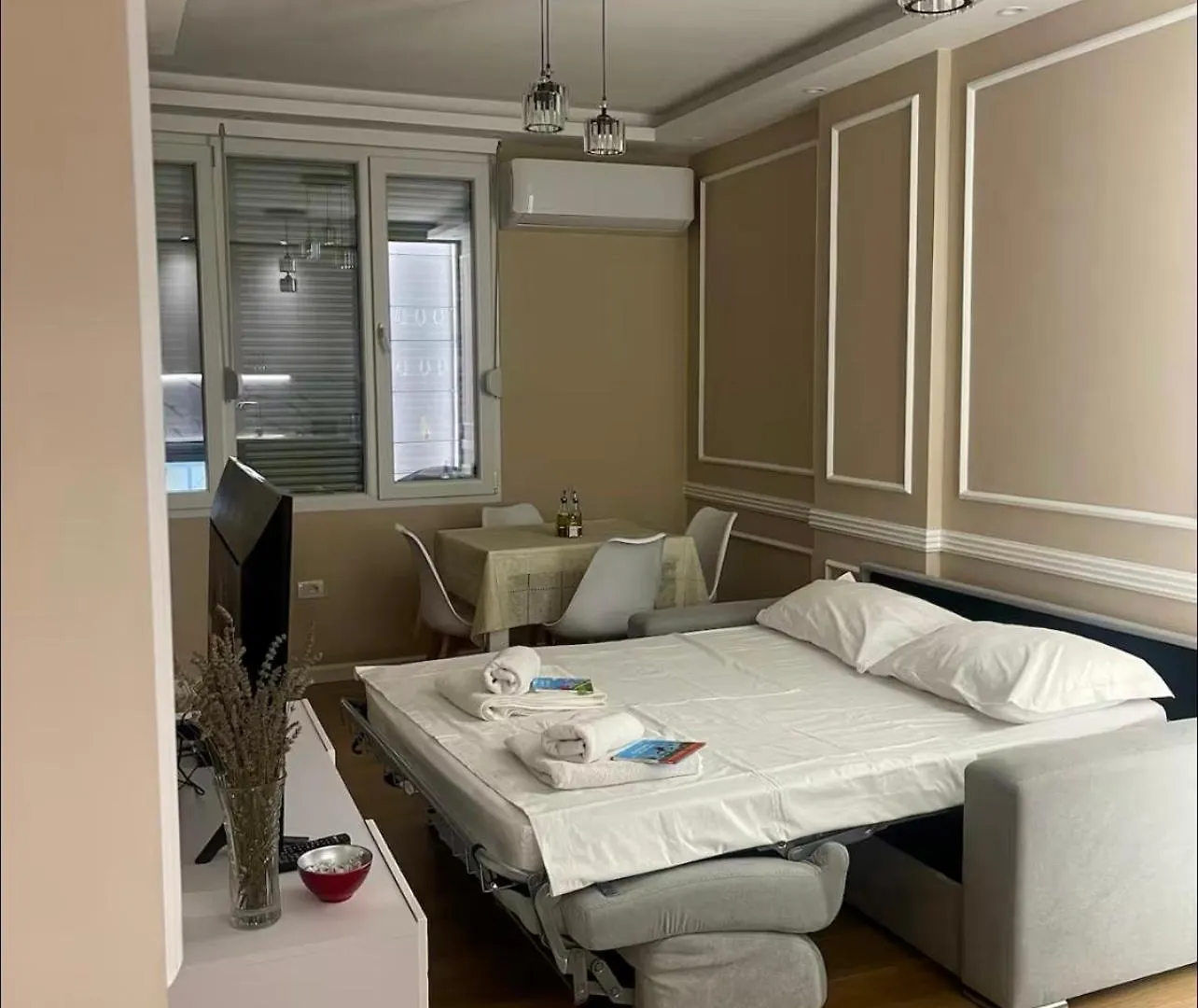 Seaside Modern Apartment Durrës