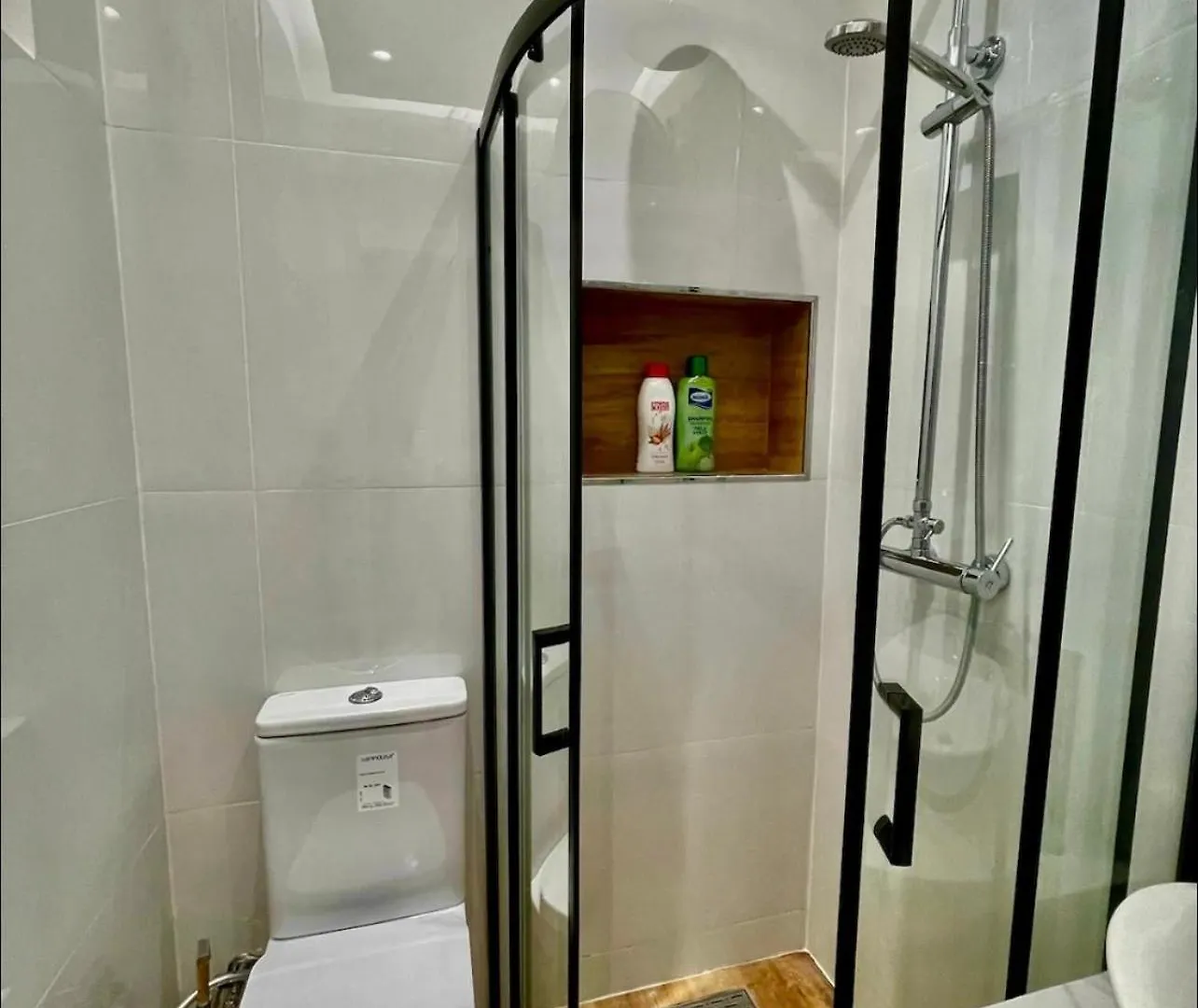 Seaside Modern Apartment Durrës