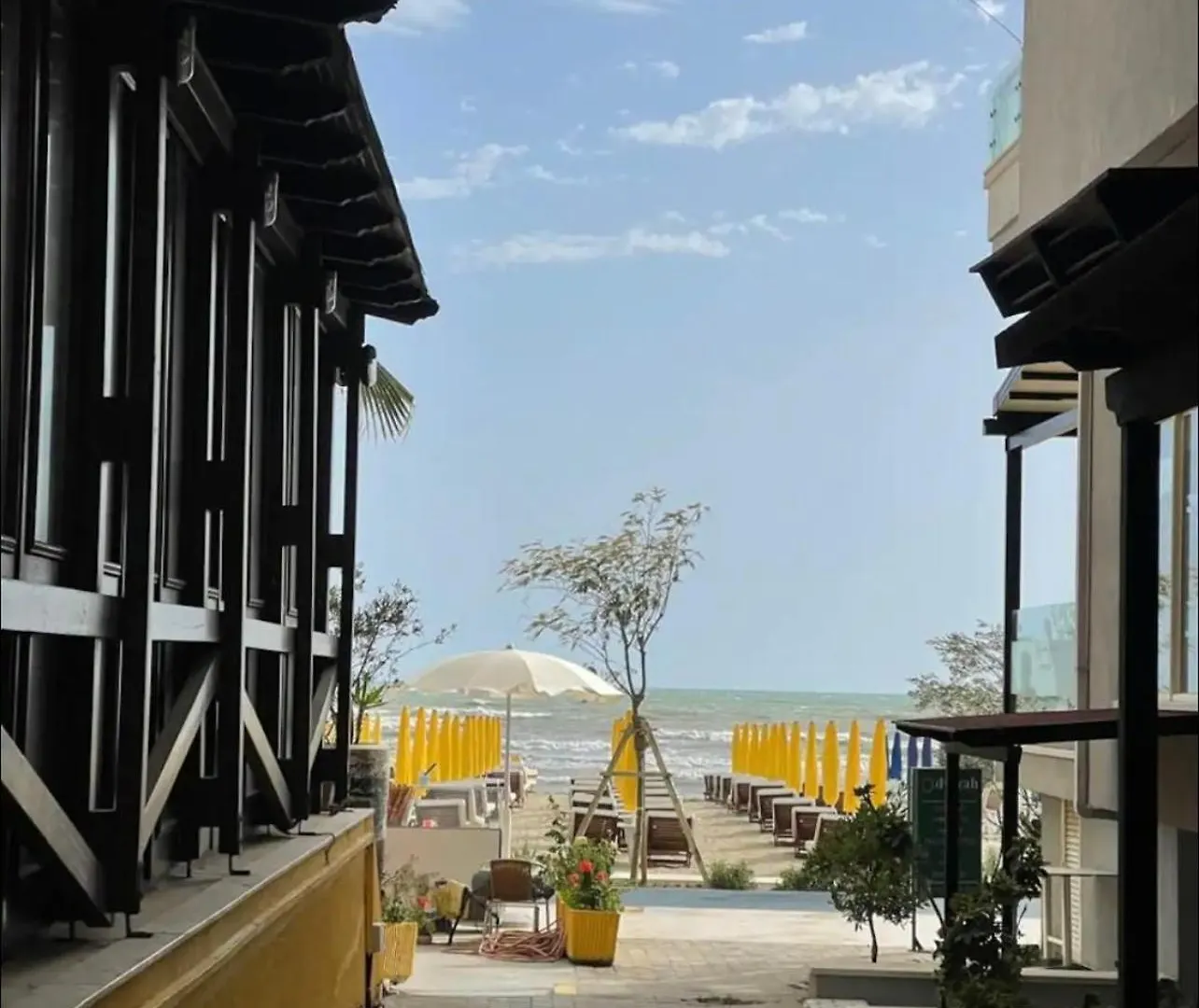 Seaside Modern Apartment Durrës